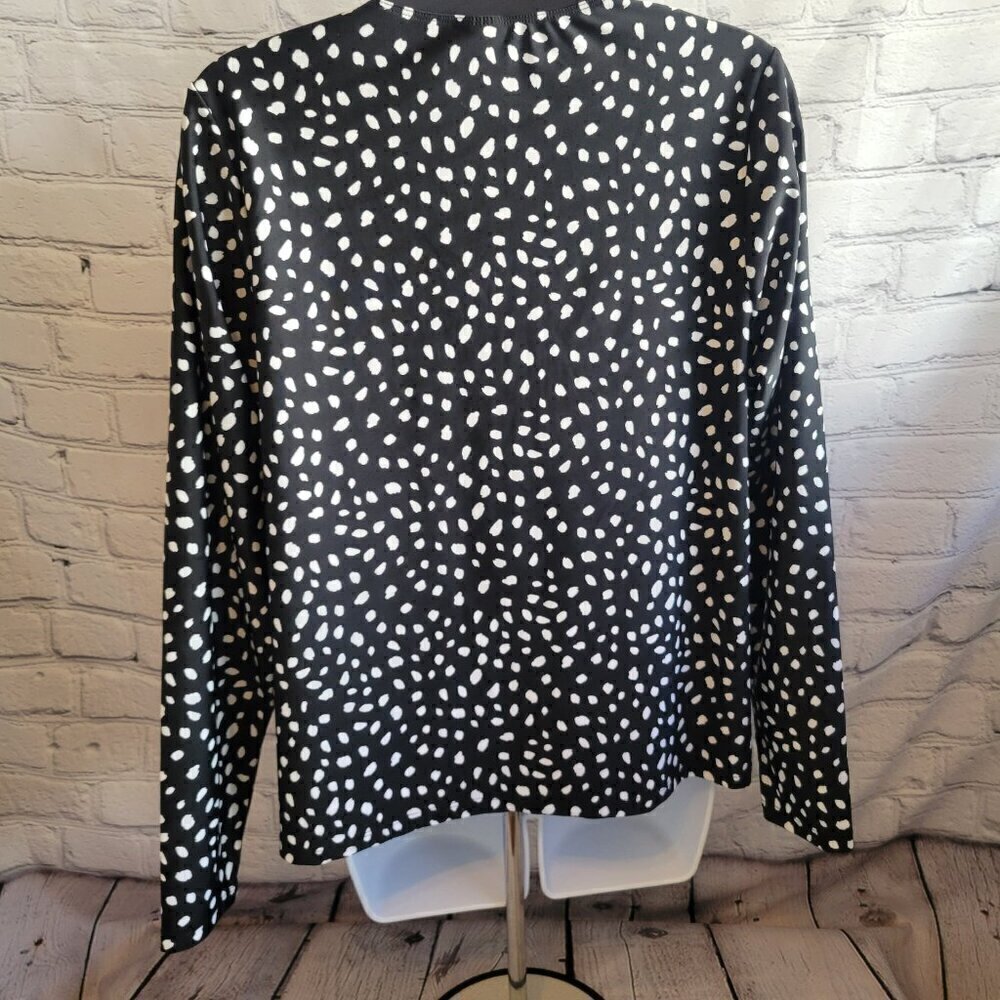 Island Escape Black/White Plus Size Half-Zip Rash Guard - Picture 4 of 5
